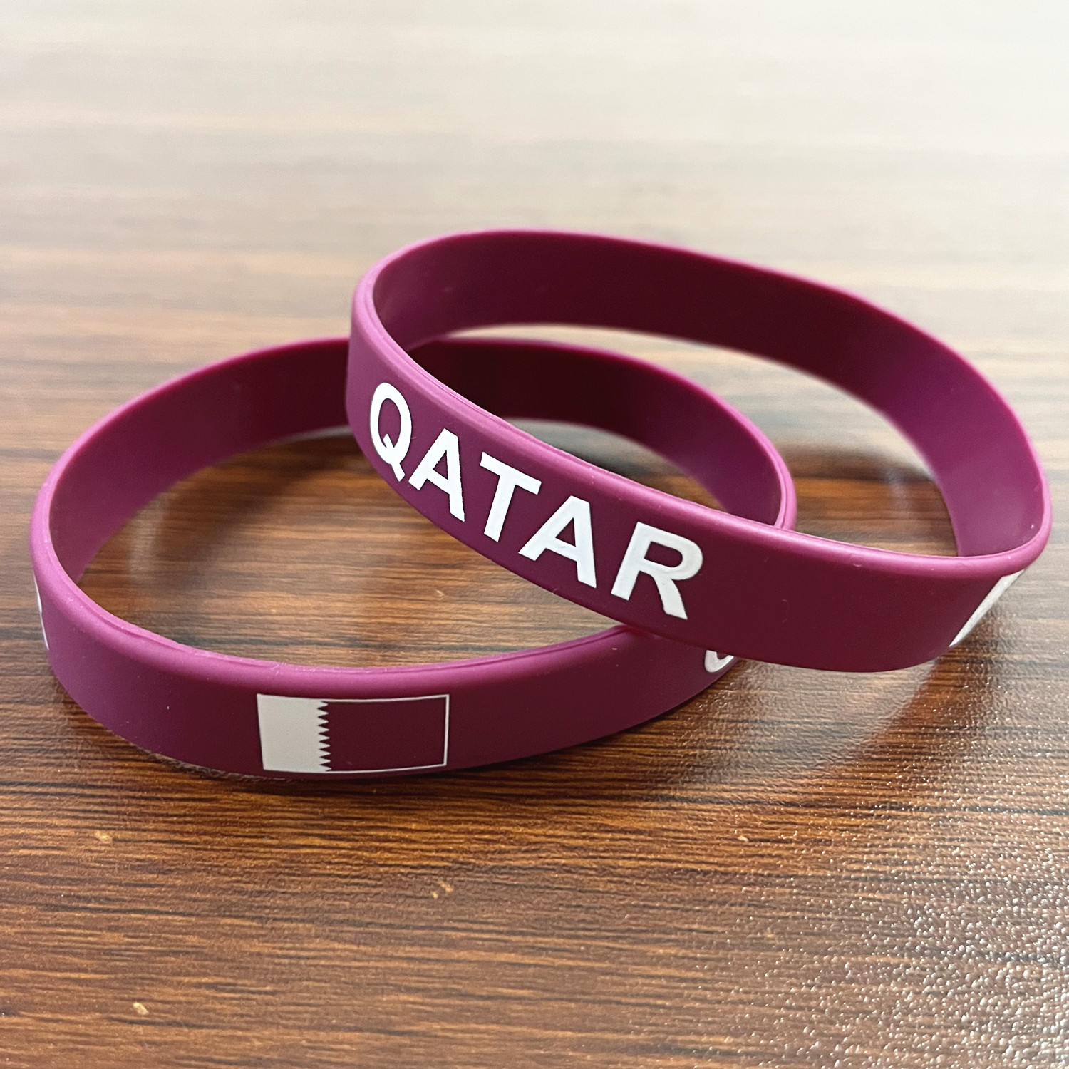 2pcs Qatar Flag Silicone Brace - огляд і ціна Women Fashion Qatar