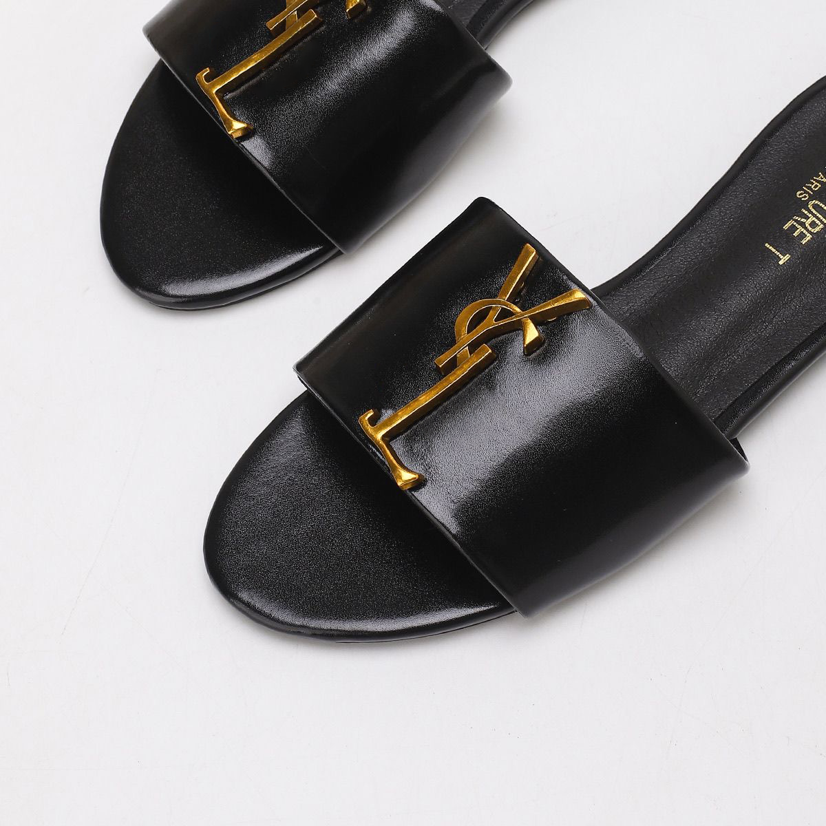 New Women's Shoes At The 2026  - огляд і ціна Women'S Fashion Week Paris